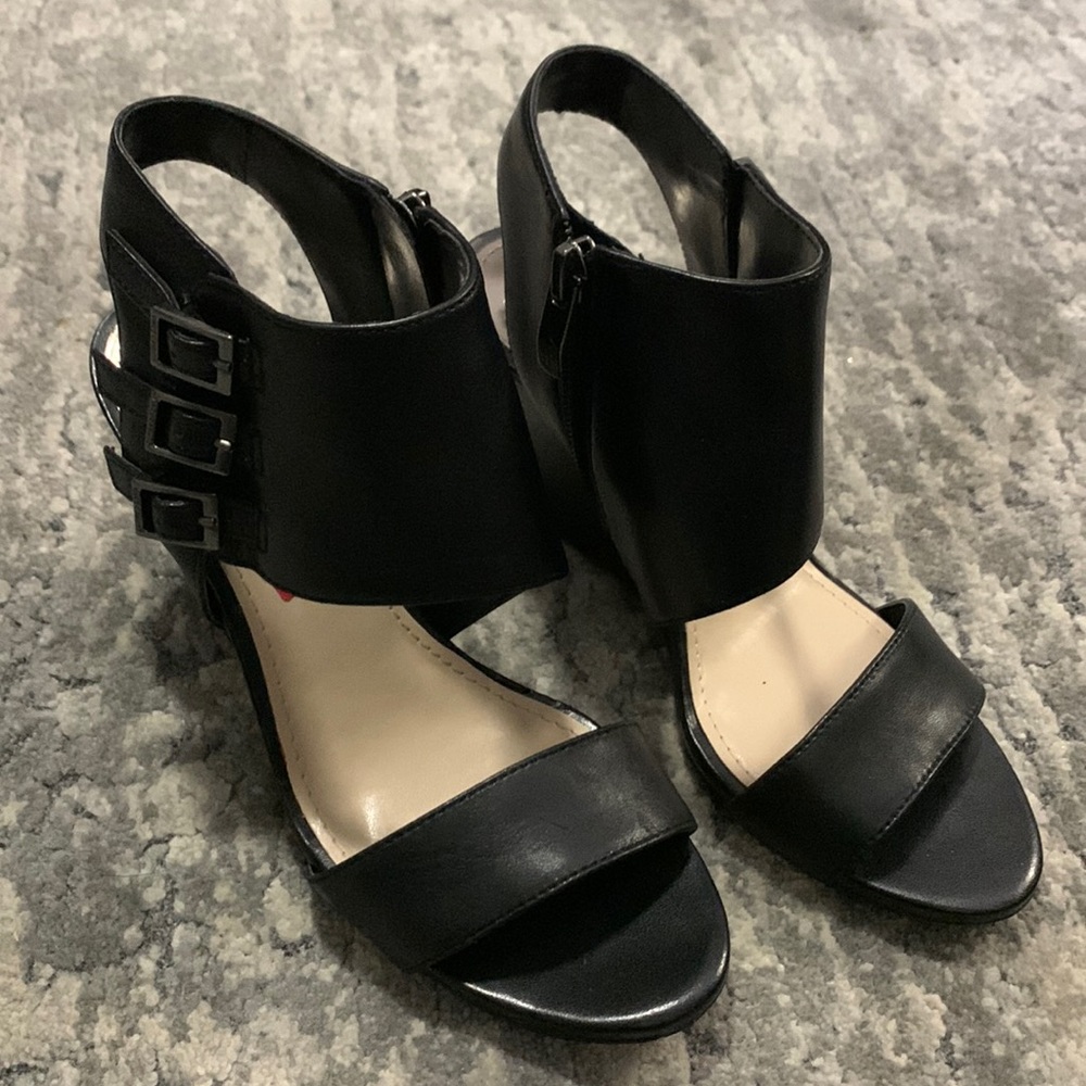 Vance Camuto wedges